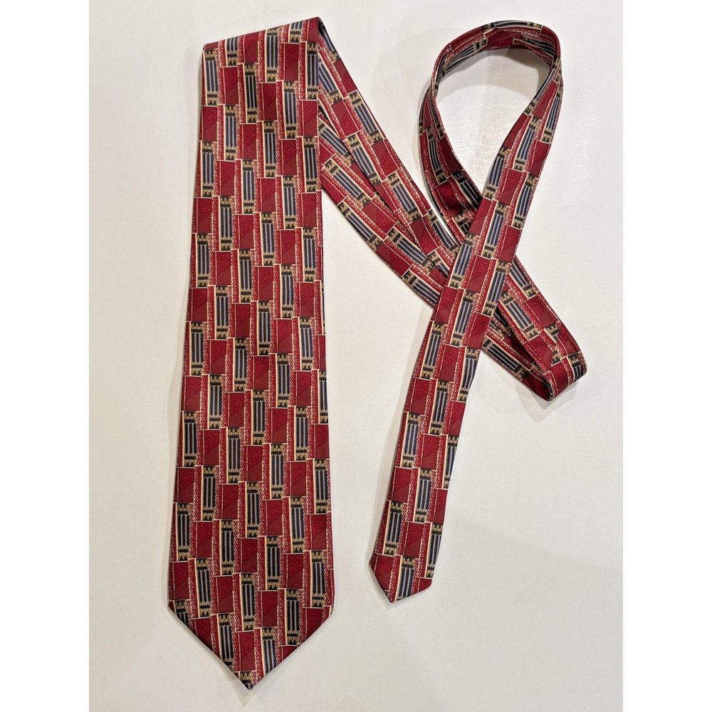 Countess Mara Handmade 100% Silk Necktie, Beautiful Pattern